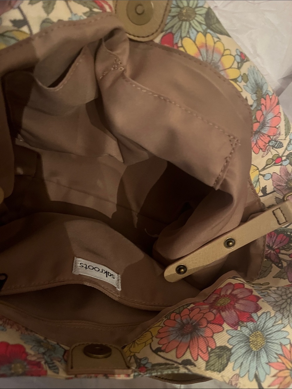 Sakroots Beige Straw Tote with Multicolor Floral Panel - Picture 12 of 16
